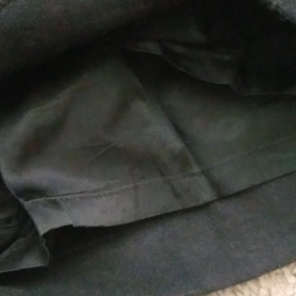 Shorts - Picture 3 of 4